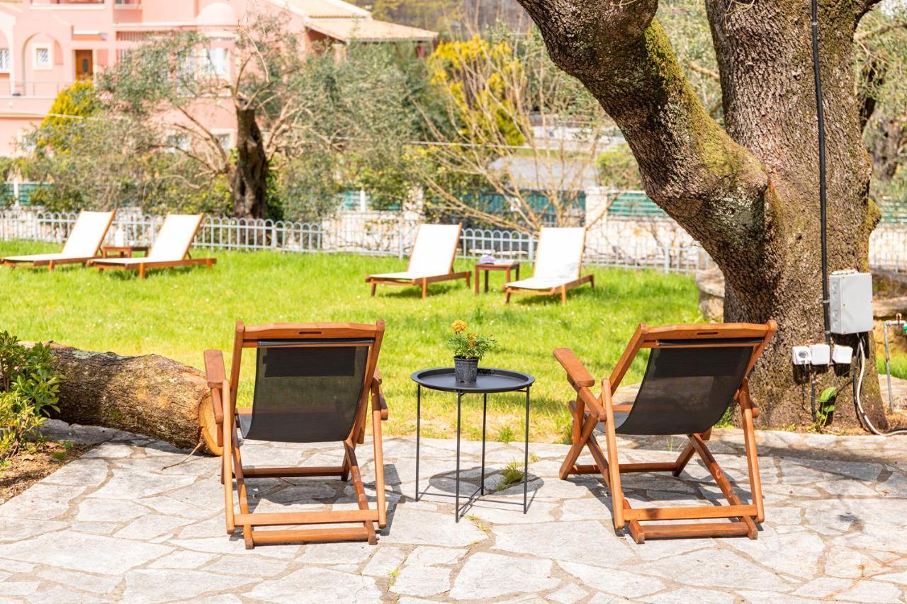 Spyrelia Villa With Private Pool & Outdoor Hot Tub Dassia  Esterno foto