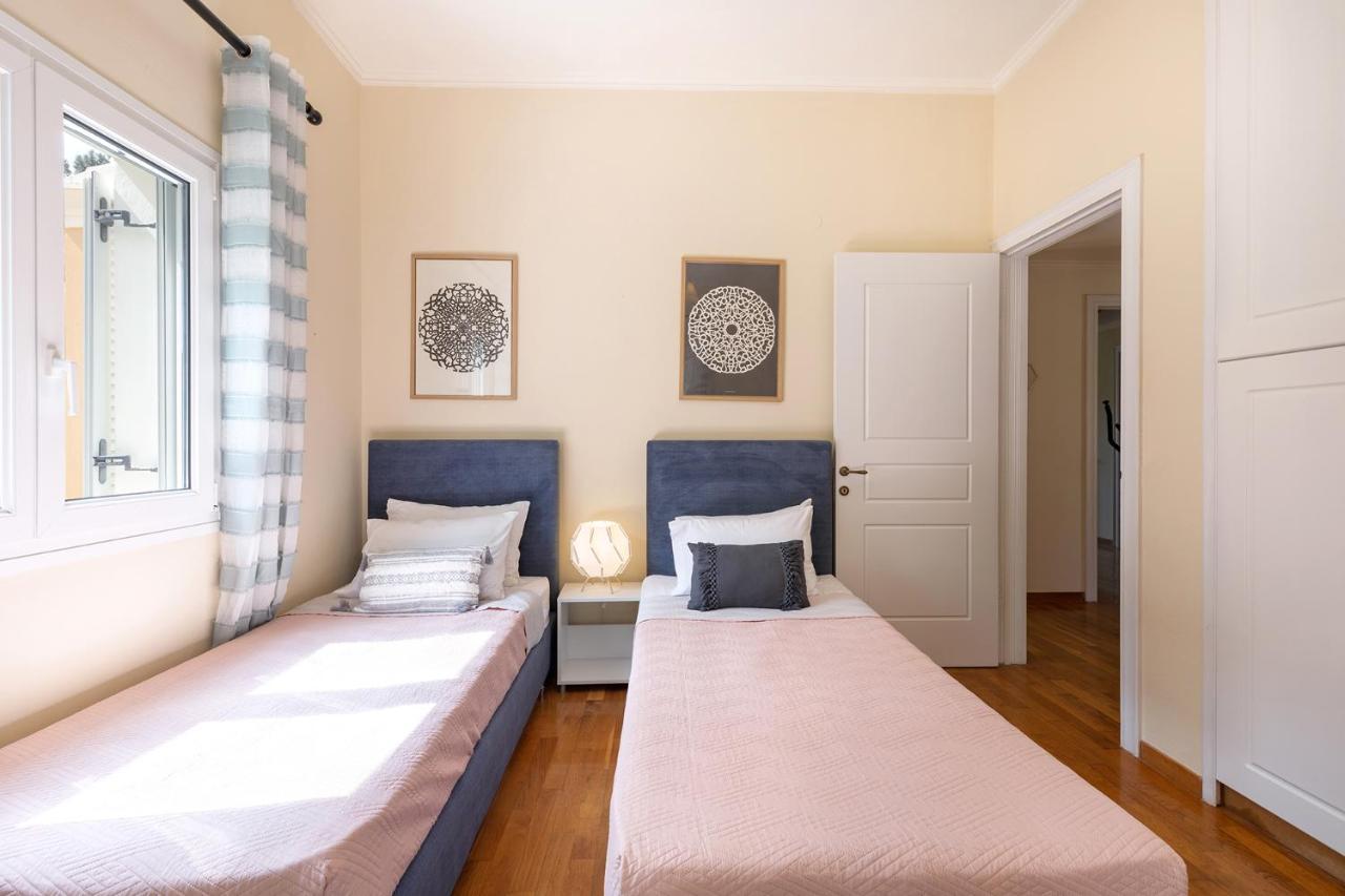 Spyrelia Villa With Private Pool & Outdoor Hot Tub Dassia  Esterno foto