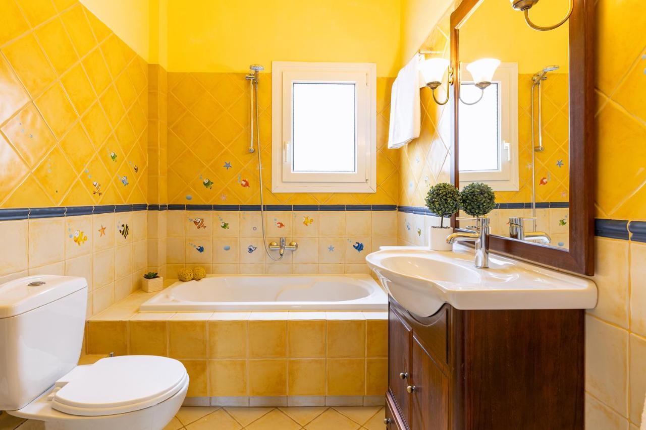 Spyrelia Villa With Private Pool & Outdoor Hot Tub Dassia  Esterno foto