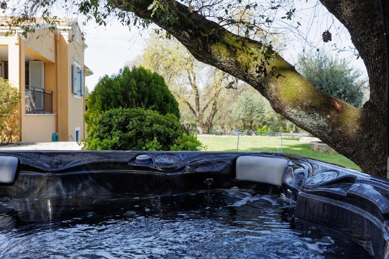 Spyrelia Villa With Private Pool & Outdoor Hot Tub Dassia  Esterno foto